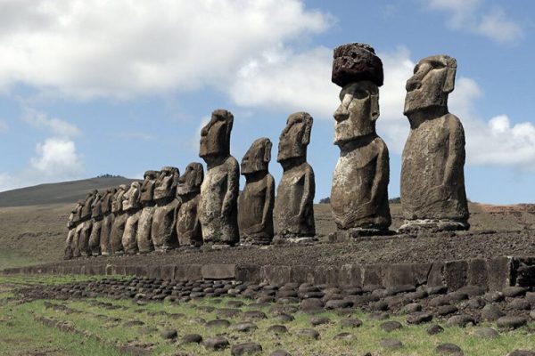 Easter Island's Moai Statues - Carving the Giants: The Art and Craftsmanship